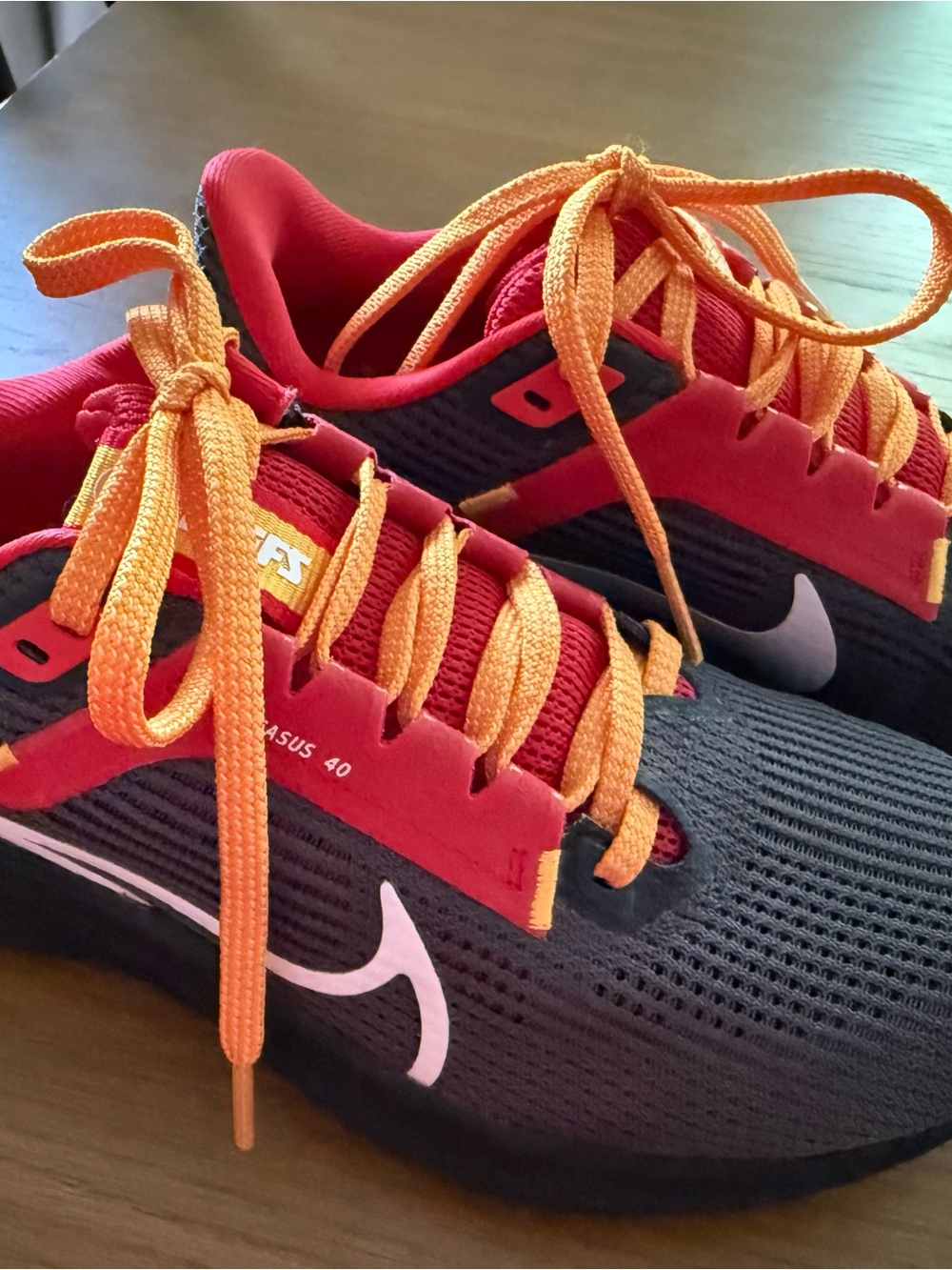 Kansas City Chiefs Nike Pegasus 40 Red and Yellow Athletic Shoe (Pair) - Picture 1 of 5